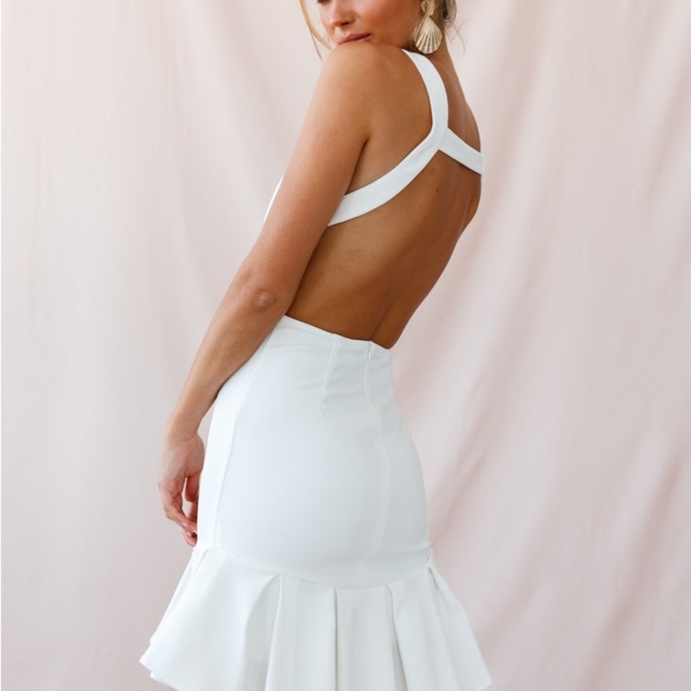 Selfie Leslie HEARTBREAKER OPEN BACK PLEATED HEM DRESS Size XS